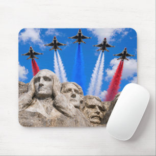 Tapis De Souris Survol de Mount Rushmore par un avion de combat