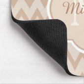 Tapis De Souris Tan Tan Brown Chevron Zigzag Nom et monogramme (Coin)
