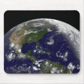 Tapis De Souris Tempêtes Tropicales Sur La Planète Terre. (Devant)
