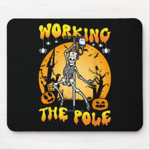 Tapis De Souris travailler l'infirmière de pôle Halloween drôle sq