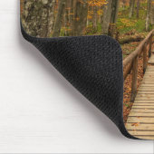 Tapis De Souris Traverser la forêt d'automne. (Coin)
