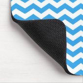 Tapis De Souris Trendy, bright blue chevron zigzag stripes. (Coin)