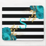 Tapis De Souris Turquoise Or Floral Monogramme Noir Blancs<br><div class="desc">Cet élégant design présente des bouquets vintages de fleurs dorées turquoise et roses dans deux coins sur un arrière - plan rayé noir et blanc tendance. Personnalisez-le avec votre initiale en police serif turquoise.</div>