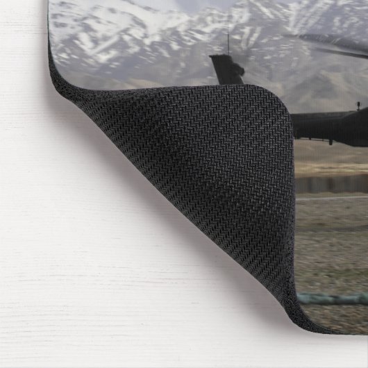 Tapis De Souris Un Apache AH-64A décolle (Coin)