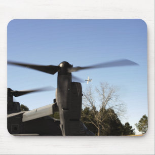 Tapis De Souris Un balbuzard CV-22 dispose à décoller