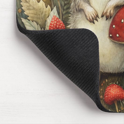 Tapis De Souris Un joli hérisson en forêt (Coin)