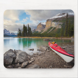 Tapis De Souris Un kayak de mer à terre à Spirit Island