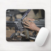 Tapis De Souris Un Marine charge une mitrailleuse M-240G (Avec souris)
