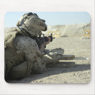 Tapis De Souris Un Marine lance un fusil de service M16A2