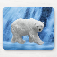 Un Ours polaire à la cascade gelée