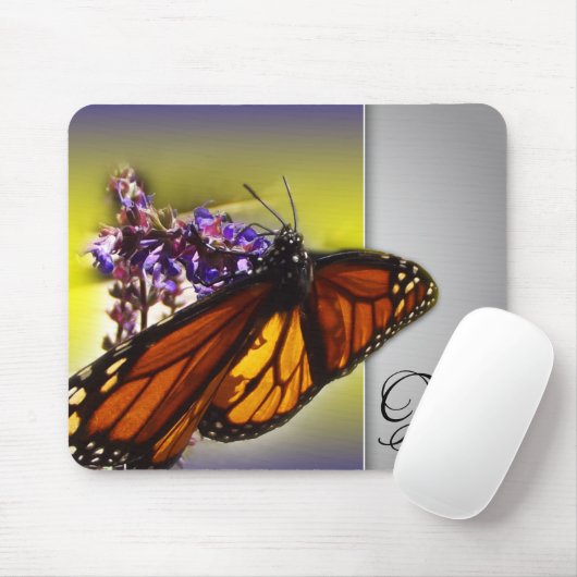 Tapis De Souris Un petit papillon doux (monogramme) (Avec souris)