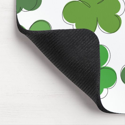 Tapis De Souris Un trèfle vert chanceux. Shamrock hiérarchique. (Coin)