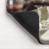 Tapis De Souris Une longue rangée de verres de vin aménagée pour u (Coin)