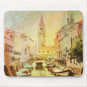 Tapis De Souris Une vue du canal avec des bateaux et des bâtiment