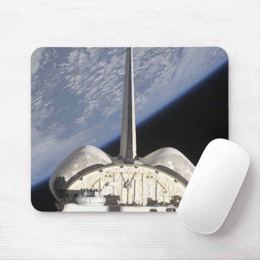Tapis De Souris Une vue partielle de Space Shuttle Endeavor (Avec souris)