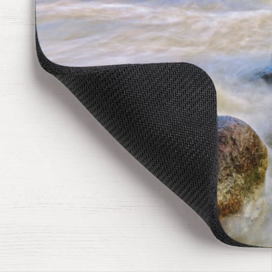 Tapis De Souris Vagues s'écrasant sur les rochers riverains (Coin)