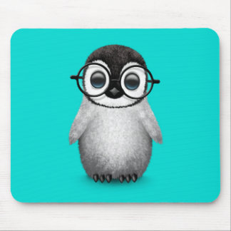 Tapis De Souris Verres de port d'oeil de pingouin mignon de bébé