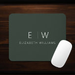 Tapis De Souris Vert foncé Élégant Moderne Minimaliste Monogramme<br><div class="desc">Améliorez votre espace de travail avec notre Souris Monogram Moderne et Élégante. Ce tapis de souris sophistiqué allie élégance intemporelle et minimalisme contemporain, ajoutant une touche de raffinement à votre bureau. Conçu avec une attention minutieuse aux détails, ce tapis de souris est plus qu'un simple accessoire fonctionnel, c'est une déclaration...</div>
