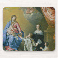Vierge Marie donne la couronne et le sceptre