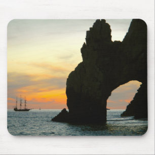 Tapis De Souris Voilier traditionnel au coucher du soleil, voûtes