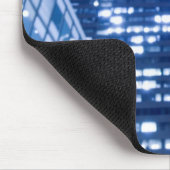 Tapis De Souris Vue ascendante Defocused des fenêtres d'immeuble (Coin)