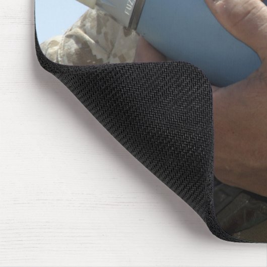 Tapis De Souris Vue d'ensemble d'un soldat faisant crader une muni (Coin)
