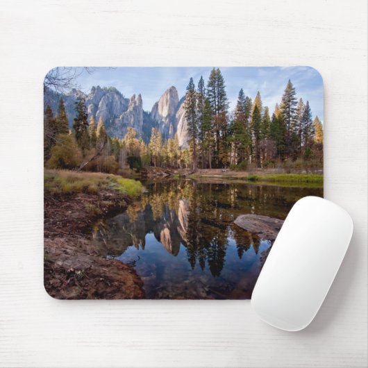 Tapis De Souris Vue des crêtes de cathédrale (Avec souris)