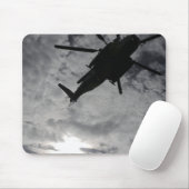 Tapis De Souris Vue en angle faible d'un CH-53E (Avec souris)