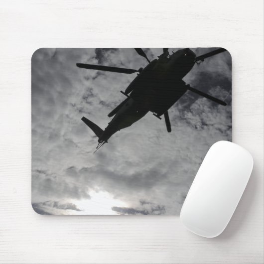 Tapis De Souris Vue en angle faible d'un CH-53E (Avec souris)