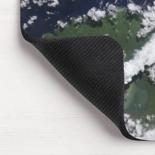 Tapis De Souris Vue satellite d'un panache épais et riche en vapeu (Coin)
