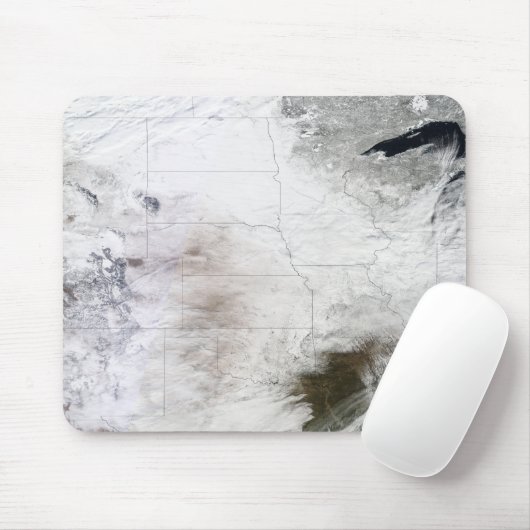 Tapis De Souris Vue satellite d'une énorme tempête d'hiver au-dess (Avec souris)