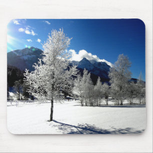 Tapis De Souris White Tree and Mountain View