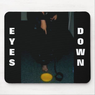 TAPIS DE SOURIS YEUX VERS LE BAS