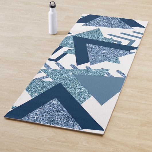 Tapis De Yoga 80s Luxe Abstrait | Turquoise et bleu marine (En situation)