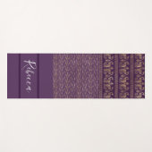 Tapis de yoga à monogramme tribal violet (Devant (Horizontal))