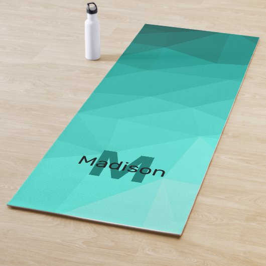 Tapis De Yoga Aqua Turquoise Gradient Monogramme de maillage géo (En situation)
