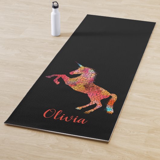 Tapis De Yoga Aquarelle Rainbow Unicorn Personnalisé Noir (En situation)