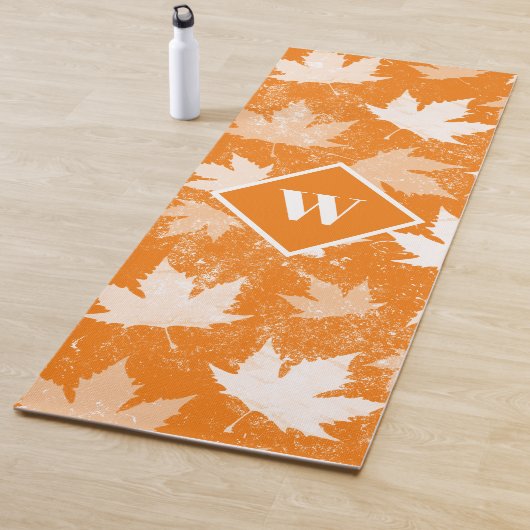 Tapis De Yoga Automne Feuilles Motif Monogramme (En situation)