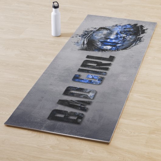 Tapis De Yoga Bad Girl rustique gris bleu (En situation)