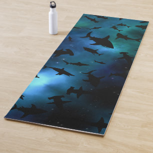Tapis De Yoga Baleine de requin-requin ombragé sur galaxie incli