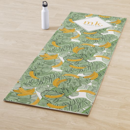 Tapis De Yoga Banane tropicale moderne vert Motif Monogramme (En situation)