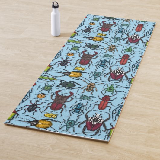 Tapis De Yoga Beetons sur bleu (En situation)