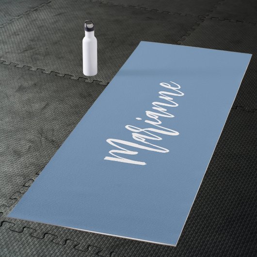 Tapis De Yoga Bleu poussiéreux blanc nom personnalisé script