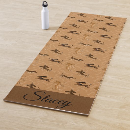 Tapis De Yoga Brown et Tan Dachshund Yoga Mat (En situation)