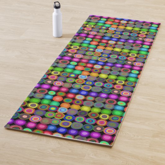 Tapis De Yoga Cercles peints de couleurs vives (En situation)