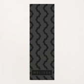 Tapis De Yoga Charcoal Gray Modern Minimal Wavy Lines With Name (Devant)