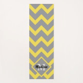 Tapis De Yoga Chevron jaune gris motif lignes rayures Monogramme (Devant)