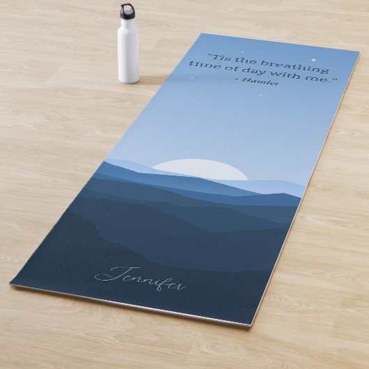 Tapis De Yoga Citation simple Blue Mountain Moon Night Sky (En situation)