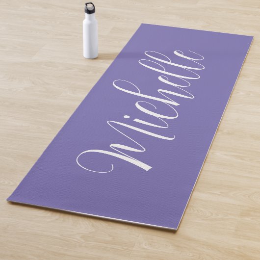 Tapis de Yoga couleur solide personnalisé avec nom (En situation)