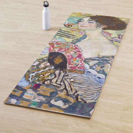 Tapis De Yoga Dame avec un ventilateur, Gustav Klimt (En situation)